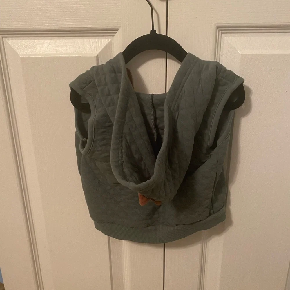 Fall Vest - Picture 3 of 4